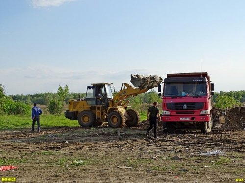Уборка незаконной свалки в Павловских плавнях за Гидростроем (Краснодар)