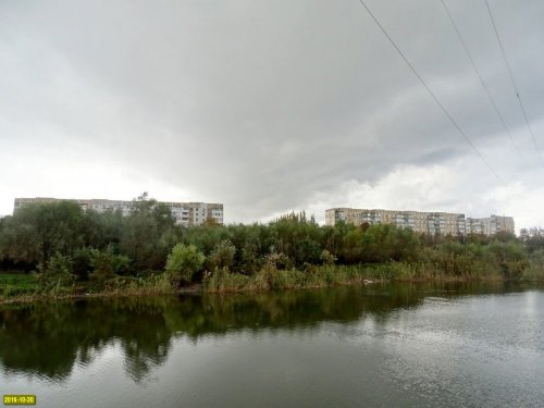 Берег Карасуна в Комсомольском районе, отданный под застройку религиозными объектами