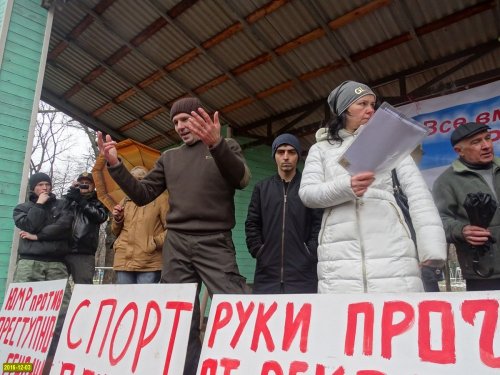 Выступает член инициативной группы жителей пос. учхоз "Кубань" Василий Егупец
