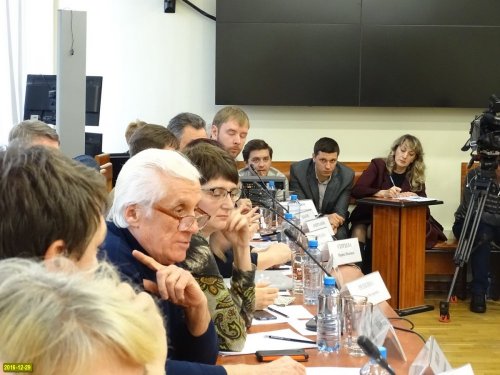 Представитель общественности Бондарь Валерий 