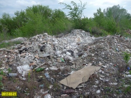 Одна из несанкционированных свалок в окрестностях г.Новочеркасска 