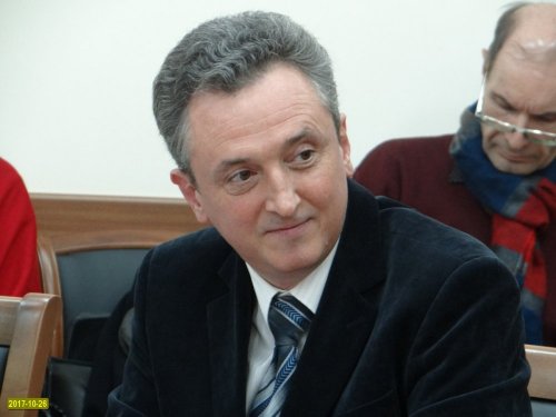 Заместитель председателя общественного движения "Помоги городу" Владислав Амерханов