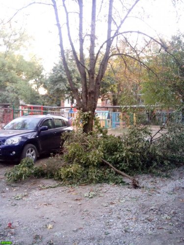 "Благоустройство" дворов на улице Тургенева в Краснодаре