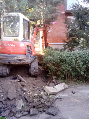 "Благоустройство" дворов на улице Тургенева в Краснодаре