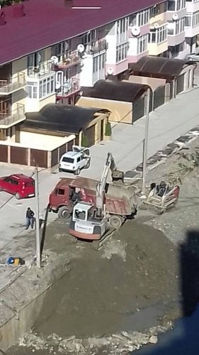 Незаконная добыча гравия в реке Западный Дагомыс