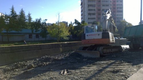 Незаконная добыча гравия в реке Западный Дагомыс