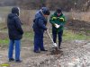 Чиновники за работой: взятие проб грунта на дамбе через старицу Кубани