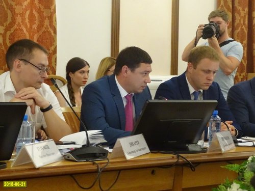 Глава Краснодара Евгений Первышов выслушивает критику губернатора