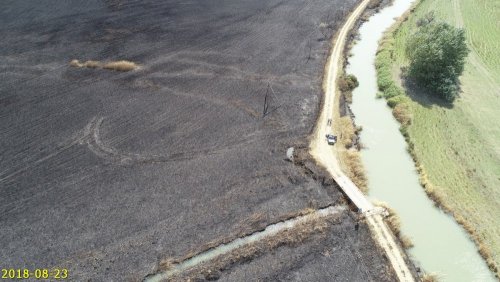 Огонь останавливали только водные преграды