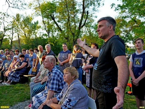 Проблемы Октябрьского многочисленны и серьезны, в связи с чем сход проходил в очень эмоциональной атмосфере