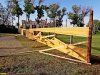 Жители в знак протеста начали ломать забор, которым огородили сквер