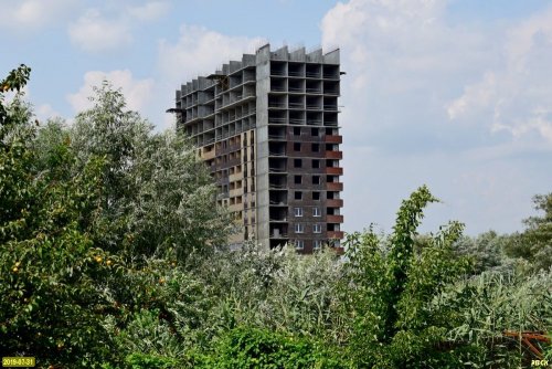Мрачный недострой ЖК "Курортный берег"