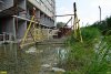 ЖК "Курортный берег", природа берет своё: трава пробивается сквозь бетон, вода занимает украденные у неё пространства