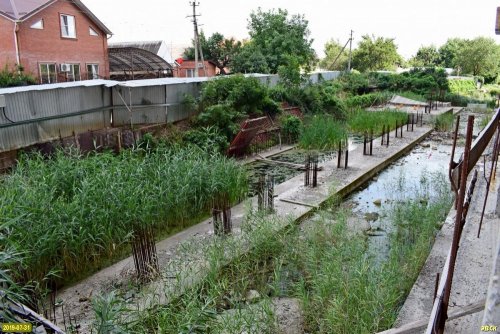 Фундаменты ЖК "Курортный берег" постепенно уходят в воду