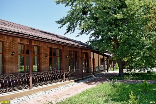 Капитальный кирпичный дом, построенный в лесном фонде возле Калужского озера в Северском районе ООО "Глэйд"