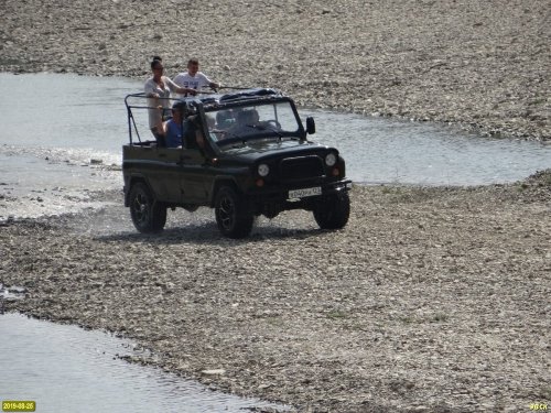 Русло Шапсухо бездумно разрушается джиппингом