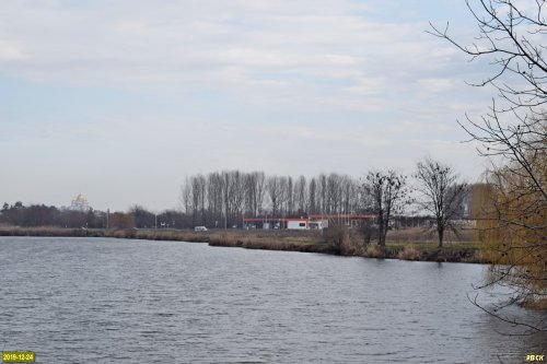 АЗС, незаконно построенная в водоохранной зоне реки возле станицы Пластуновской