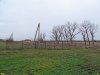 Забор идёт к берегу реки Меклета (Белоглинский район)