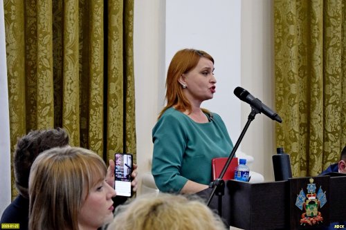 Выступает представитель общественности Белореченска Елена Фисенко