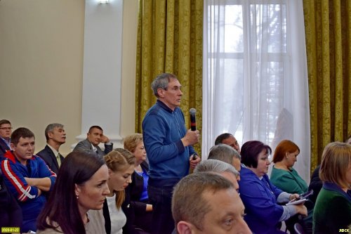 Выступает представитель общественности Белореченска Михаил Воробьев