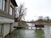 Береговая полоса озера Старая Кубань застроена вплоть до уреза воды