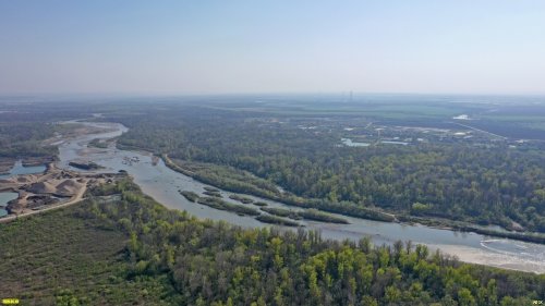 Вырубка была произведена до Белореченского заказника (он продолжается также за рекой Белой), а карьер зашёл за его границы