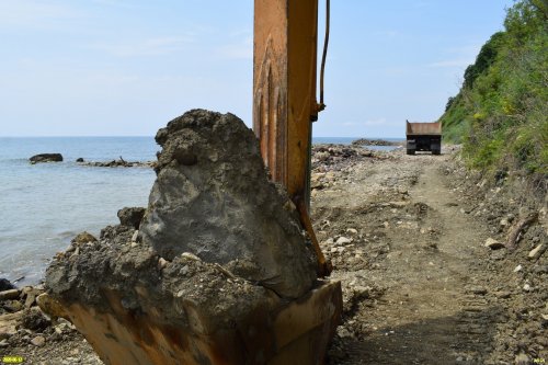Незаконные работы на пляже гостиницы "Grand Paradise" (Туапсинский район)