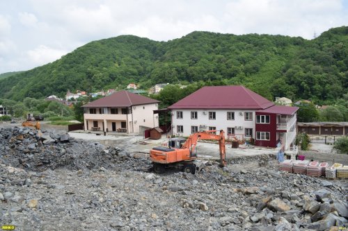 Каменный карьер в селе Пляхо (Туапсинский район) влотную к жилым домам