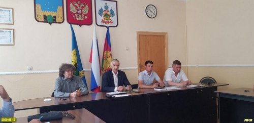 Совещание по "мусорной реформе" в Староминской зоне прошло под председательством главы Староминского района Владимира Горба