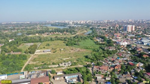 Участок в пойме реки Кубань, планируемый под застройку (Краснодар, ул.Обрывная, 22/1)