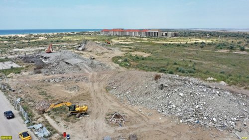 Снос ранее построенных на  Благовещенской косе объектов