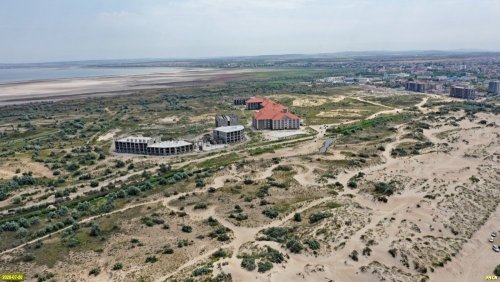 Комплекс апартаментов, незаконно построенных депутатом Янишогло на Благовещенской косе