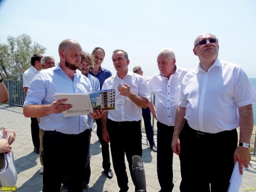 Губернатор недоволен тем, что строительством гостиниц на ул.Толстого, 26 уничтожена возможность создания здесь набережной