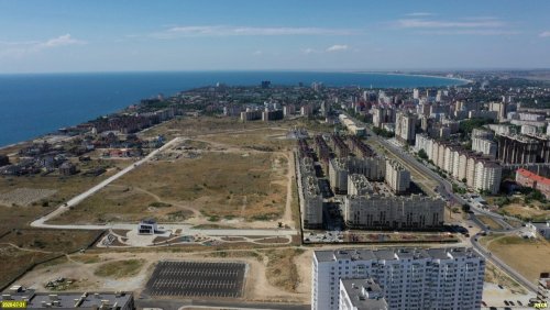 Вид сверху на территорию, где планируется построить жилой комплекс "Акварель" в городе Анапа