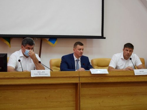 В президиуме вице-губернатор Сергей Болдин, руководитель краевого ДИО Александр Шеин, глава Северского района Адам Джарим