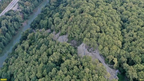Трасса канатной дороги упирается в реку Псекупс