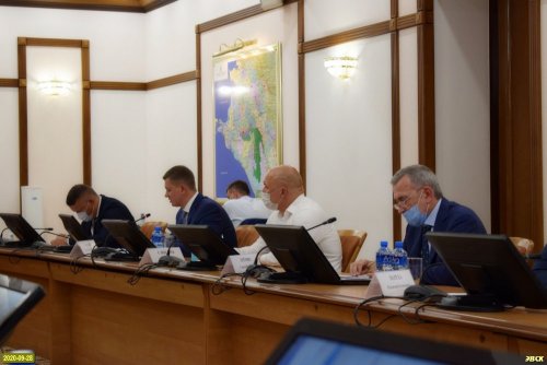 Доклад по результатам работы межведомственных комиссий в Горячем Ключе, Северском районе и Новороссийске делал вице-губернатор С
