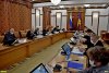 На этот раз совещание по мусорной реформе в Краснодаре прошло без губернатора. Он был на связи по селектору из Геленджика