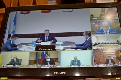 Совещание по "мусорной реформе" проходило в селекторном формате