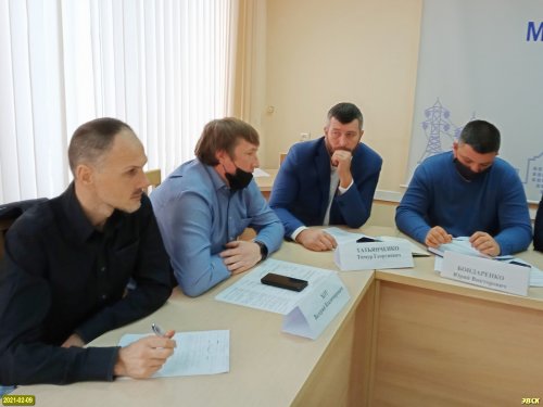Общественники на совещании по вопросам "мусорной реформы" в студии министерства ТЭК и ЖКХ края