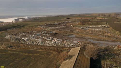 Свалка возле станицы Тбилисской раскинулась на значительной площади