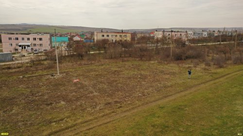 Часть полосы лесного фонда возле п.Семигорского уже очищена от растительности 