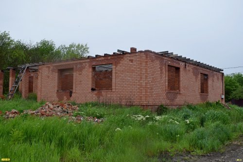 Незаконно построенное здание в урочище Парк (ст.Марьянская)