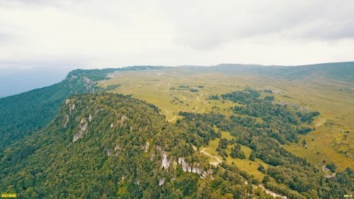 Хребет Каменное море ограничивает плато Лагонаки с востока
