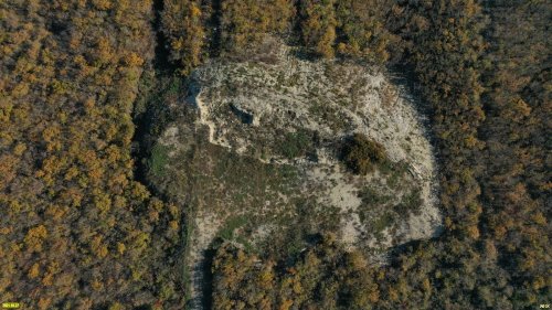 Огромная незаконная свалка строительных отходов в лесном фонде, образовавшихся при строительстве ЖК "Парковый"