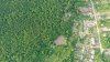 Зелёная зона в п.Синегорск (1) включает в себя водоём и окружающий лес
