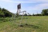 Зелёная зона в ст.Холмская (12) соседствует с футбольным полем и нефтяными скважинами