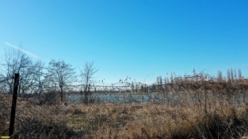 Незаконное ограждение в перспективной ООПТ Северные Киргизские плавни