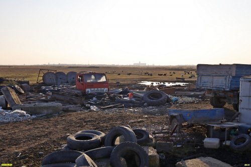 Перспективная зелёная зона в станице Переясловской (4) недоступна из-за свалки за забором