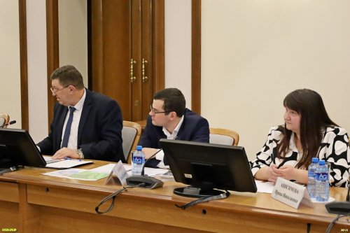 Говорит первый заместитель главы МО Калининский район Антоненко А.Г.